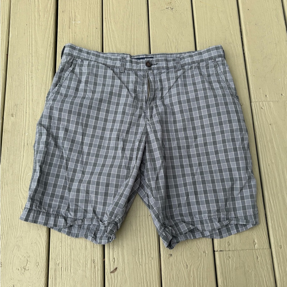 TOMMY HILFIGER Gray & White Checkered Men's Shorts, Size: 38
